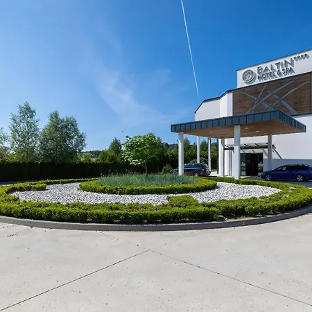 Baltin With Gym, Sauna & Swimming Pool By Renters *